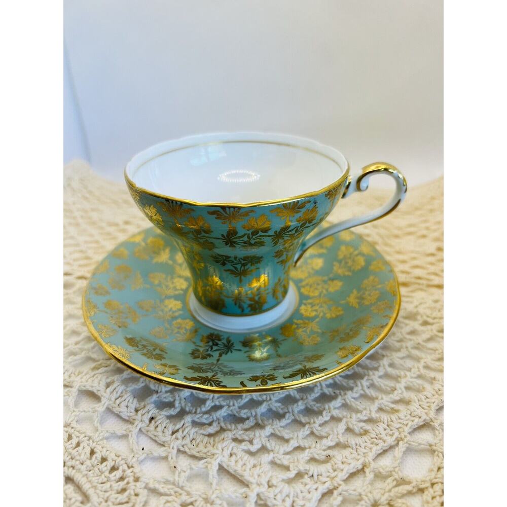 Aynsley Bone China Corset Tea cup & Saucer Green Gold Filigree Baroque Design